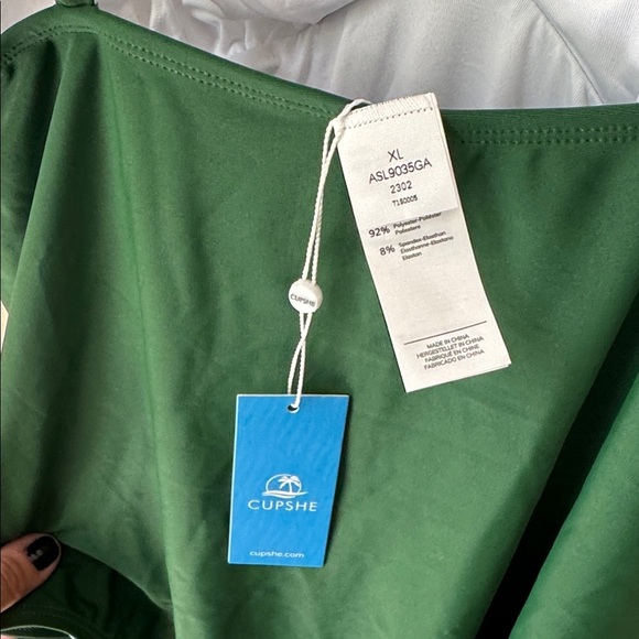 Cupshe green swimsuit one piece ruched sides adjustable straps lined xl NEW - Picture 5 of 5